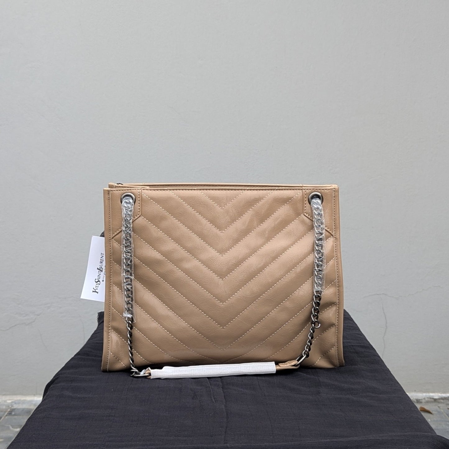 CARIÑOS𝓐INT L𝓐URENT 𝓝IKI SHOPPING BAG - BeigeCARIÑO
