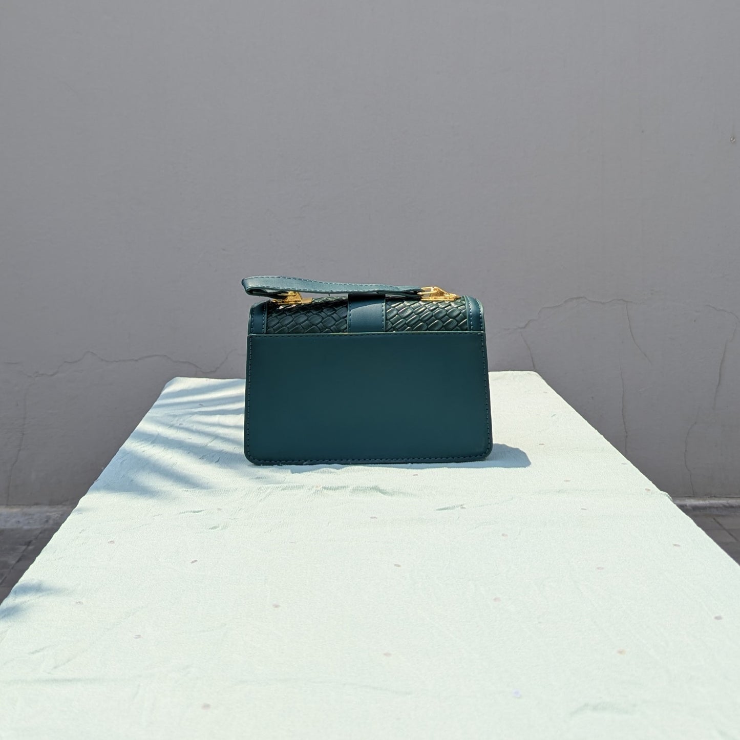 Small Woven-texture Cross-body bag [Green]