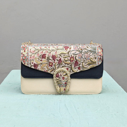 CARIÑO​Evening Purse - White and MaroonCARIÑO​