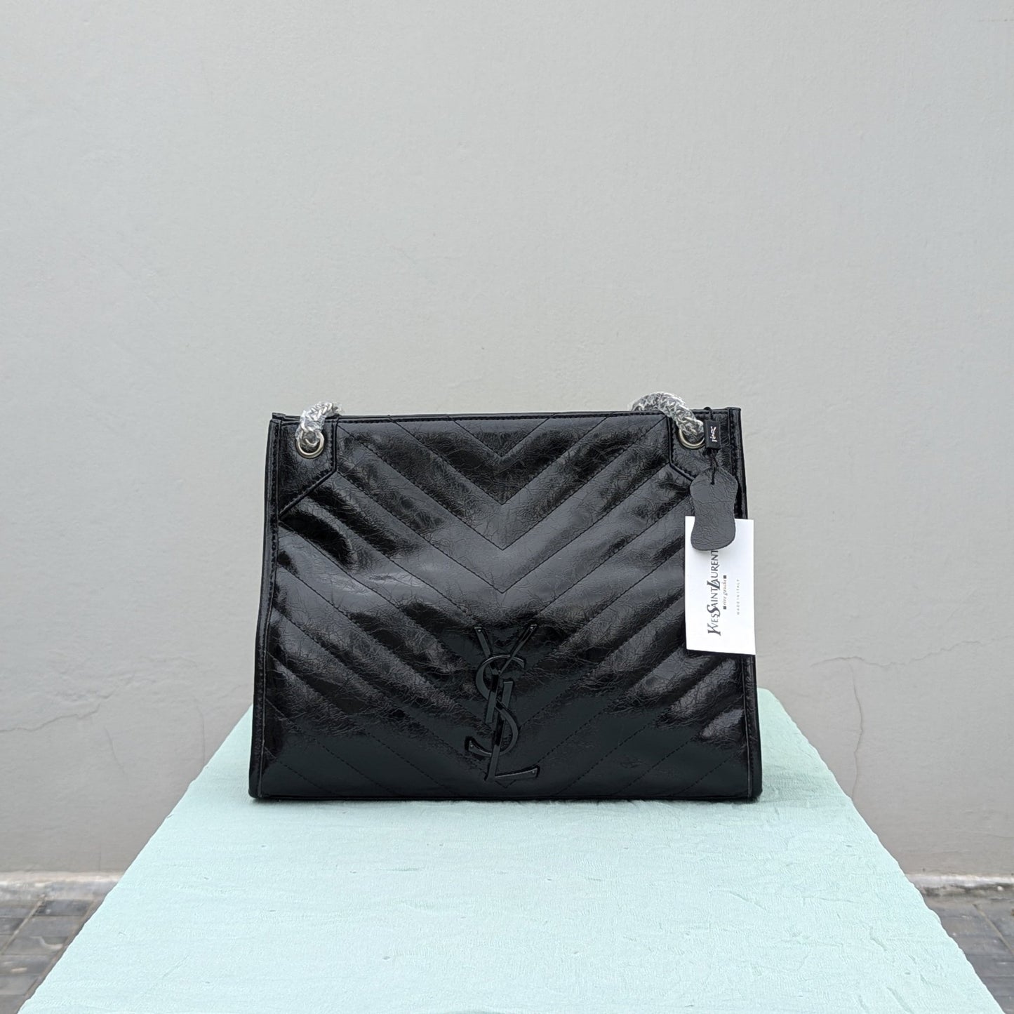 CARIÑO​S𝓐INT L𝓐URENT 𝓝IKI SHOPPING BAG - BlackCARIÑO