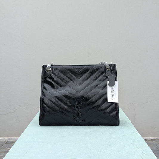 CARIÑO​S𝓐INT L𝓐URENT 𝓝IKI SHOPPING BAG - BlackCARIÑO