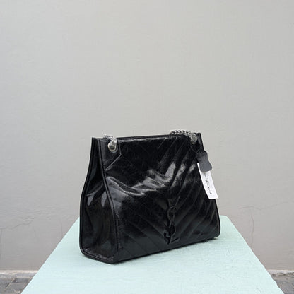 CARIÑO​S𝓐INT L𝓐URENT 𝓝IKI SHOPPING BAG - BlackCARIÑO
