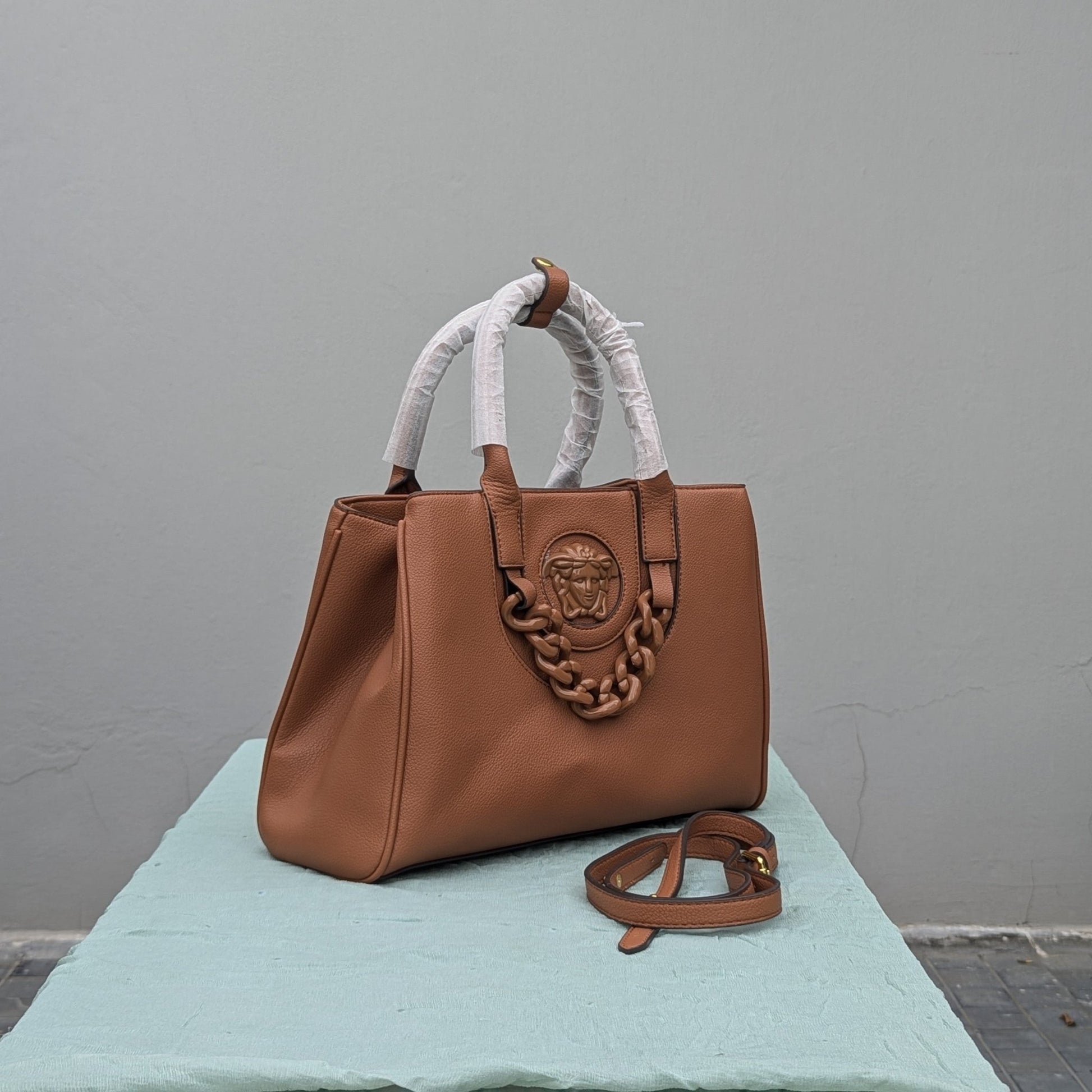 CARIÑO​VERSA©E LA MEDU🆂A HANDBAG - BrownCARIÑO