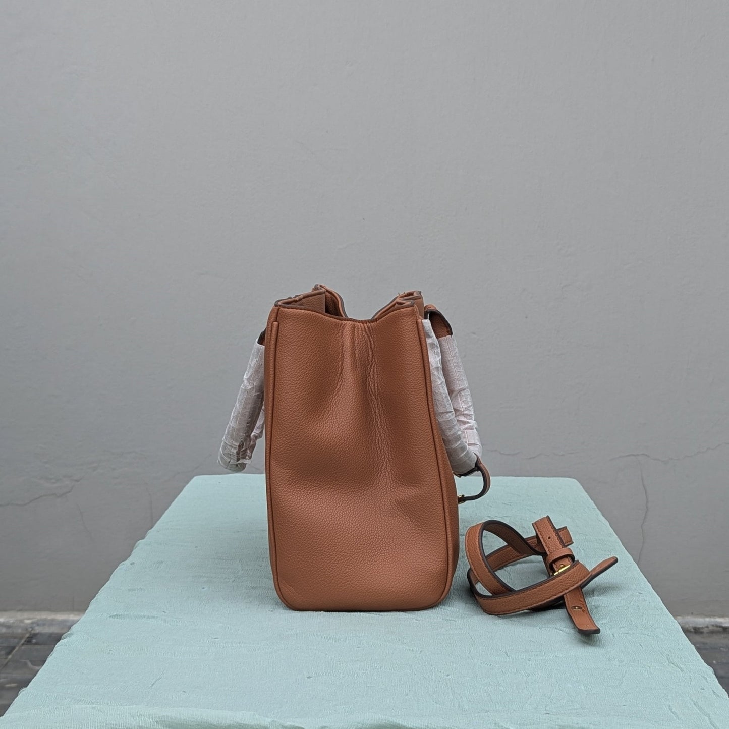 CARIÑO​VERSA©E LA MEDU🆂A HANDBAG - BrownCARIÑO
